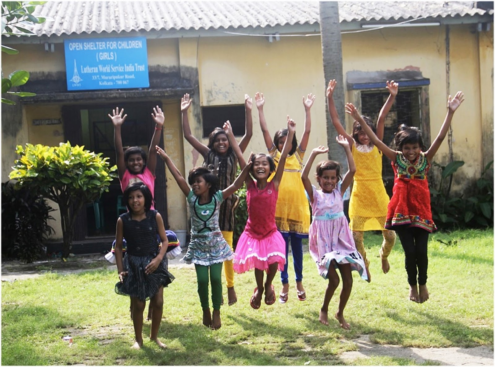 India: Joyful Start for Eight Girls